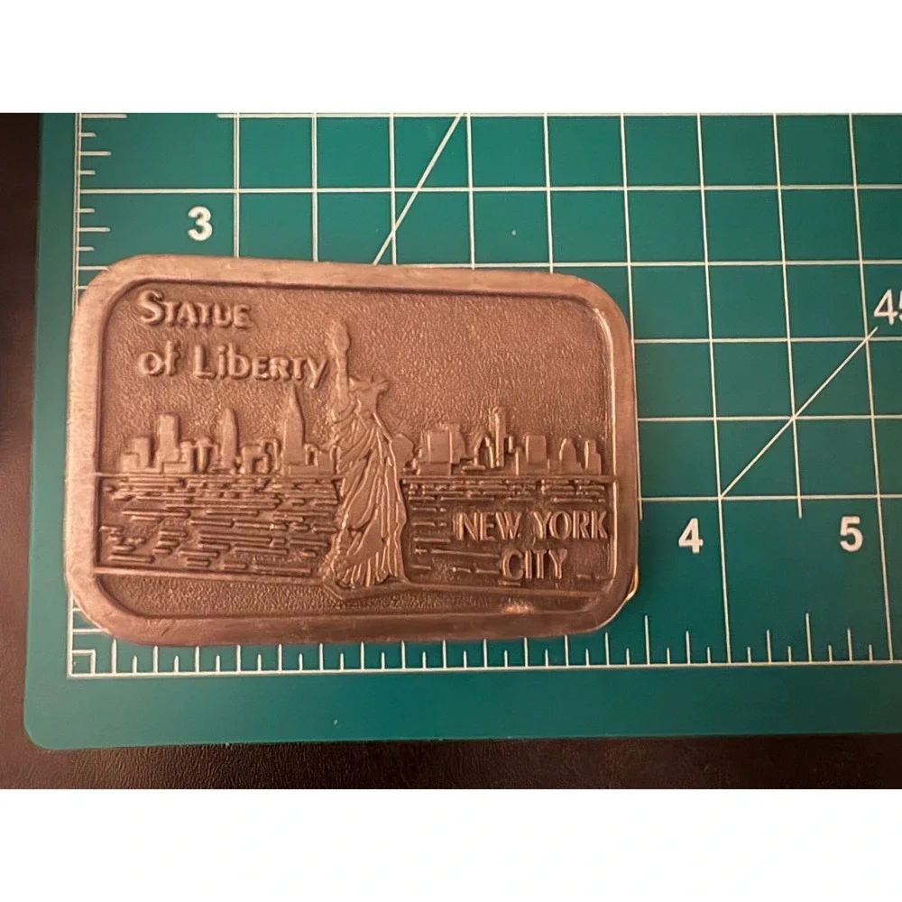 Statue of Liberty Belt Buckle NYC Skyline New York City Souvenir Vtg Collectible